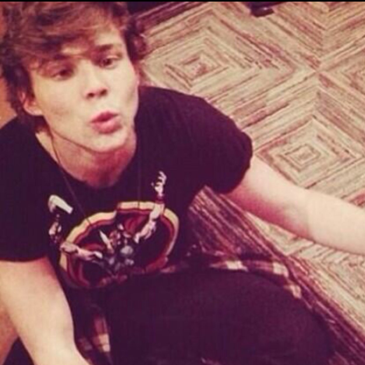 free follow from @greendayirwxn