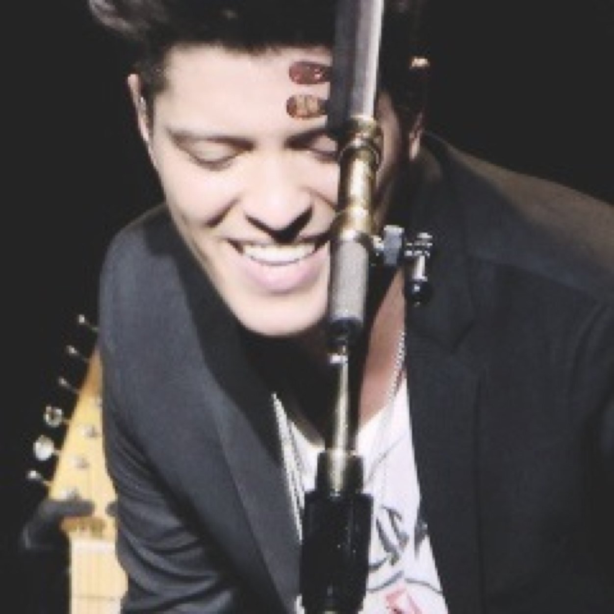 sai daqui, vc não é o bruno mars.