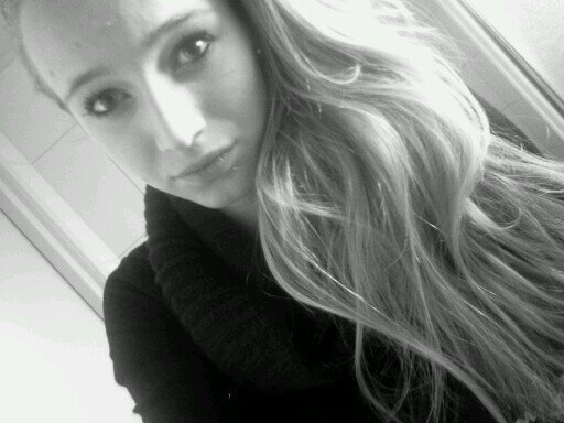 inst : xingridvanduinen                                                      addicted to HARDCORE♡♬