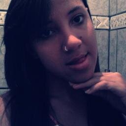 • 'Biografia {?}
Fala sério! Como vou resumir minha
vida aki no twitter?
;P