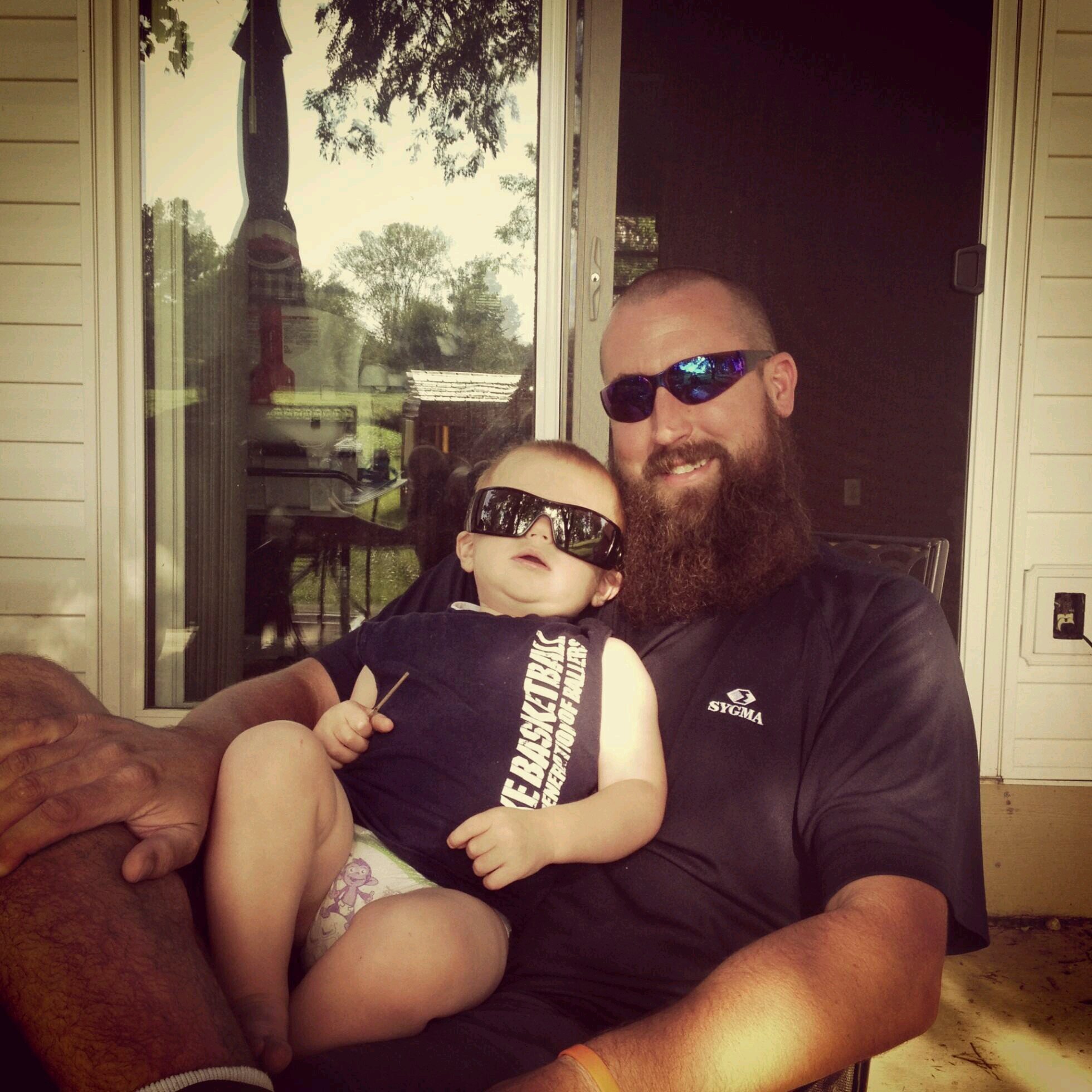 Love my family , bluejackets , buckeyes , tractor pulling , PBR an good ol country music.