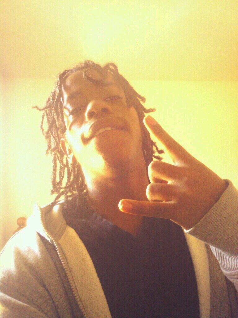 I GOT AYE SON ON DAH WAY:))