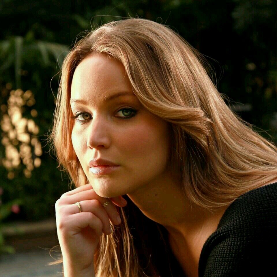 just a 14 year old girl who is obsessed with Jennifer Lawrence ♡♥♡