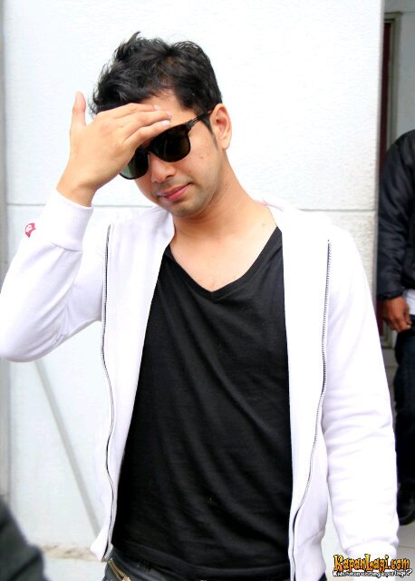 Rafiahm15267087's profile picture. Buat gue karir lebih penting. Karna dengan berkarir gue bisa bahagiain kedua orang tua gue