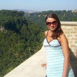 Gotowanie i pieczenie to moja pasja. Moją pasją są również podróże,gdzie odkrywam nowe smaki,degustuje nowe potrawy,a później próbuje przenieść je do kuchni.