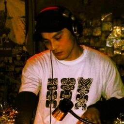 Local DJ Funabashi,Chiba,Japan. DIY Speakers Builder. ex.横丁の集い  DJ依頼はDMにて https://t.co/9UCzxmUvmg… https://t.co/tfKftwbwSY