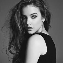 Jade. 18 years old. Taken by the amazing @xDarkJasperx. He's my savior.