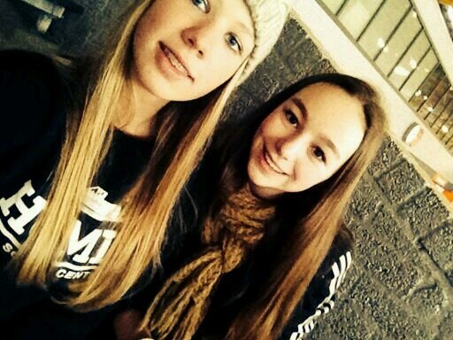 • Dream it. Wish it. Do it.♡ • love my friends ♥ • hockey ☆•