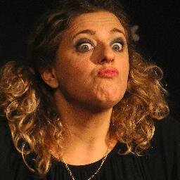 ACTRIZ, GUIONISTA, COREÓGRAFA, BAILARINA, CANTANTE, DIRECTORA Y FIESTAS DE GUARDAR