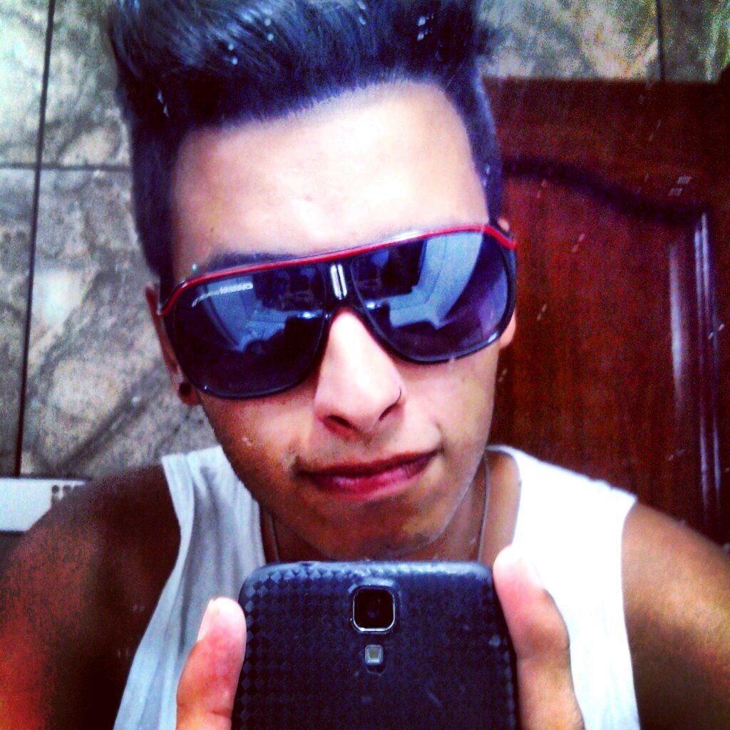 http://t.co/gd7mS9wRXo   http://t.co/VcKXNdptV4    Brazilian, Boy, 18 years