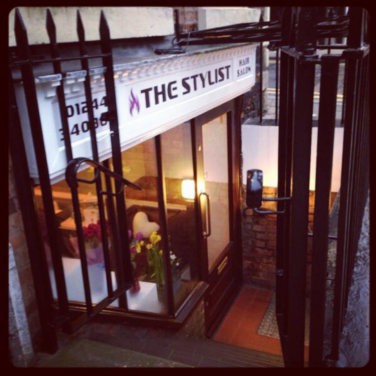 City centre salon with 6 highly experienced stylists! Tel:01244 340883