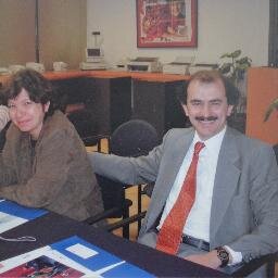 El Explicador de Enrique Ganem y María de los Ángeles Aranda, biólogos. Divulgadores científicos 1989-2025 en pro de la educación y el pensamiento racional.