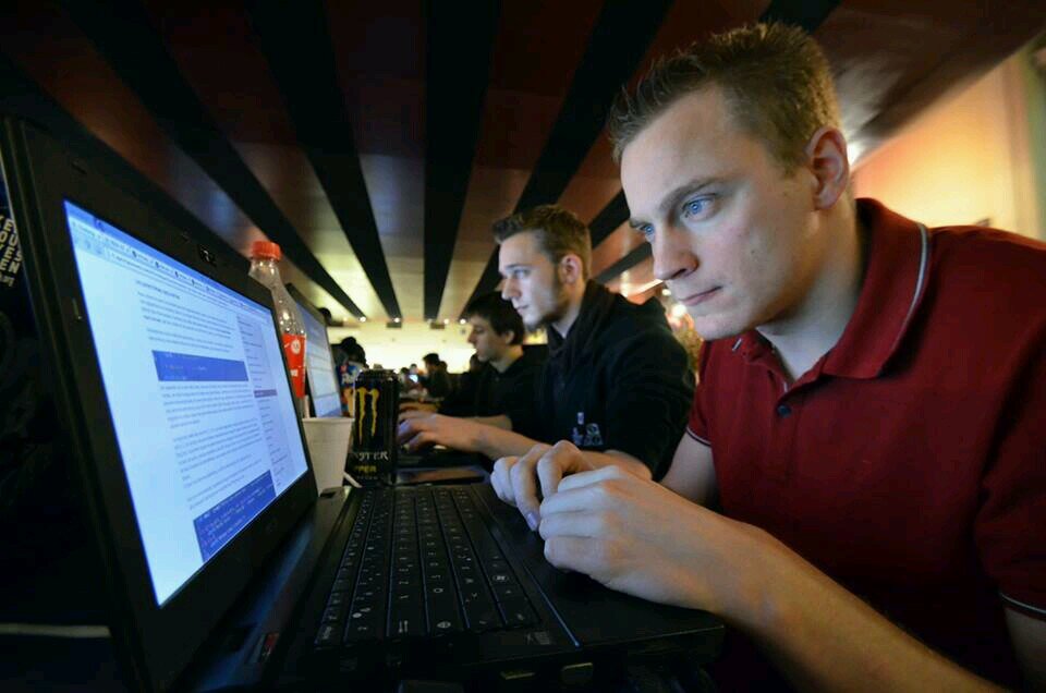Aux frontières d'URL #infosec #define