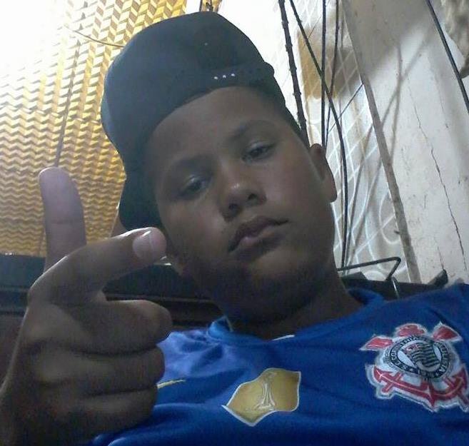 Amo Futebol e Senpre Adorei Musica Sou Mc a 2 Meses adoro funk,arrocha,sertanejo,e Outros.