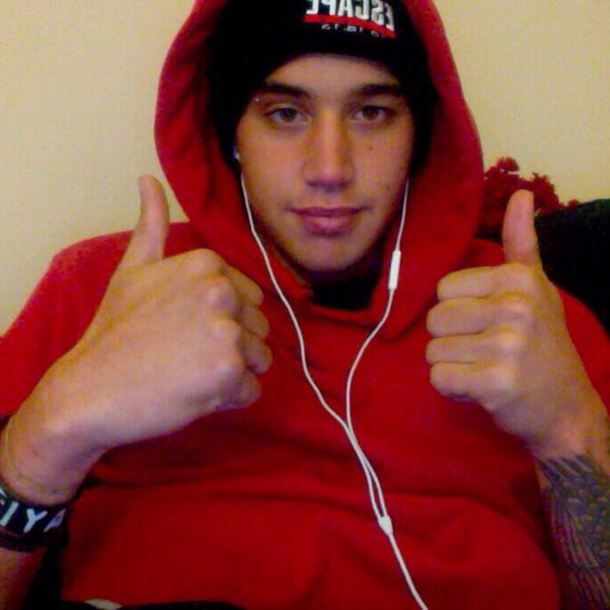 Jai thought about you for a few seconds when he followed you. Congrats - @winterjano & @relentlessbeaut