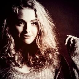 16. Slytherin. Pequeña de los Weasley-Delacour. Francesa y sin acento. Je ne regrette rien.