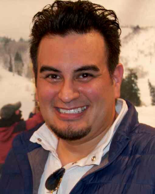 Filmmaker, love to make people laugh, love to be creative!