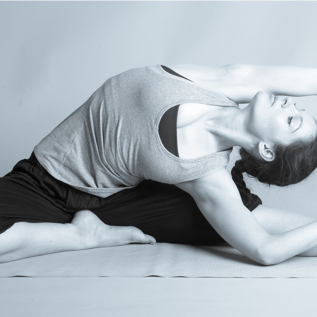 Yoga and Reformer Pilates teacher/practitioner in London. Keep calm and ujjahi. Contact@yogasura.com