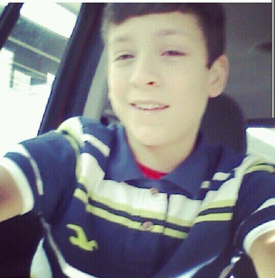 No need for a bio follow me bro!!! single but crushing ;)