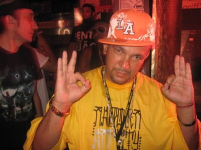 SOU O RAPPER MMBOM DE TERESINA - PI
TUDO SOBRE MIM ESTA AQUI http://t.co/AsZuanAWeS VEJA E BAIXE OS MEUS CDS NESTE ENDEÇO OK?