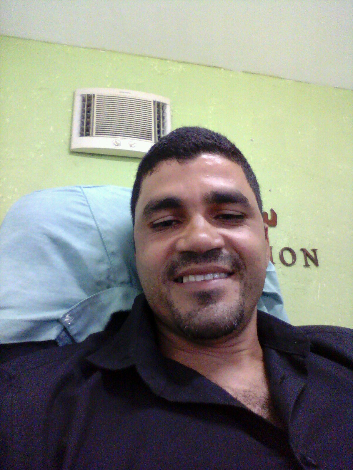 Amar a Deus sobre todas as coisa, isso sim é amor!!!! Minha família é essencial para minha vida. Gosto de futebol, praia e beijar muito meu amor...Normede3