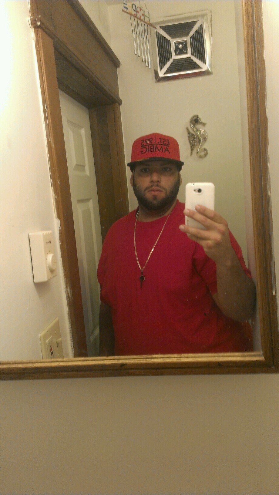 edgaviel's profile picture. 