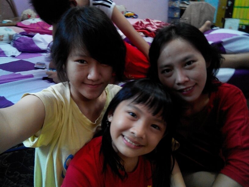 I Believe that Jesus always with me every time n every where n I'm grateful. 
I love my fam