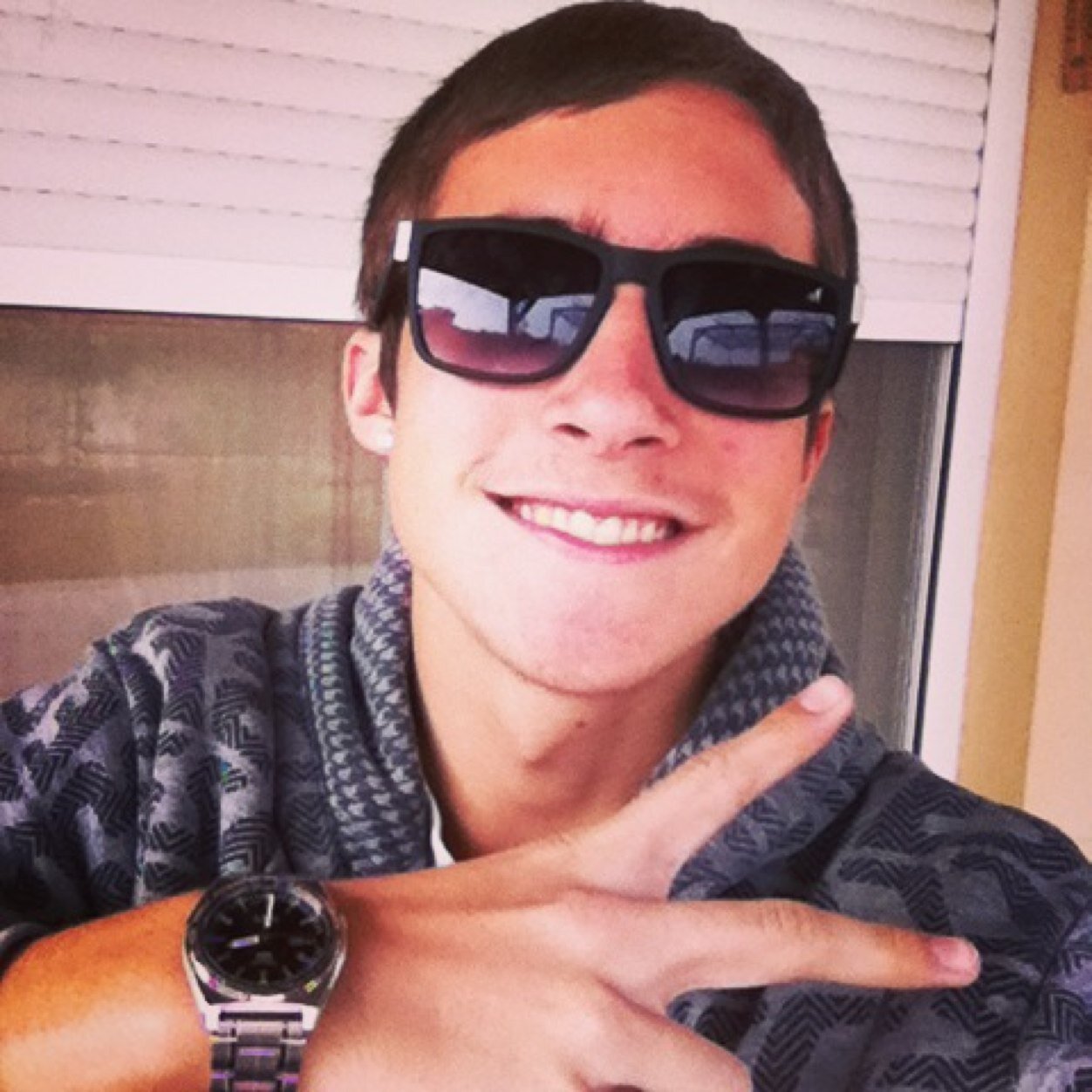 Idan vardis , 16 yrs , love music , TGOD , cars , clothes .. Follow me !