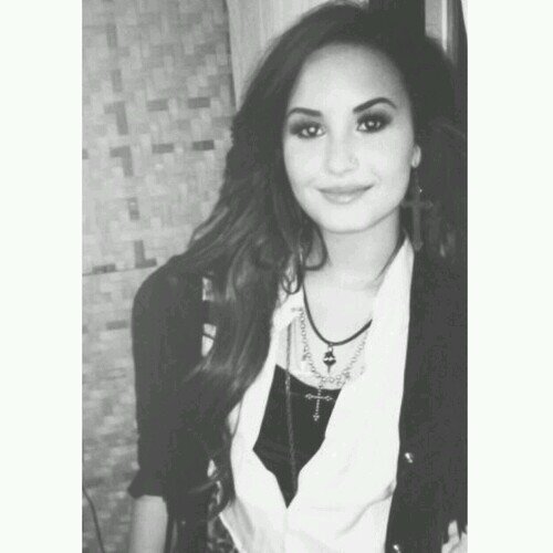 You just got free follow from @demetriaxlover please follow her i love u so much❤♡