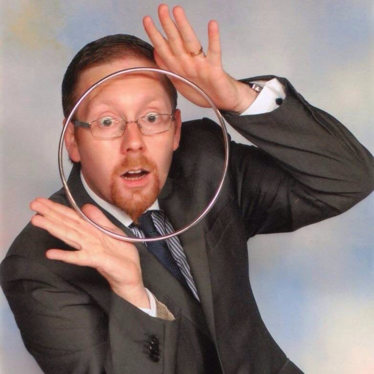 Pottypaulmagic's profile picture. Magic, Madness & a Monkey!