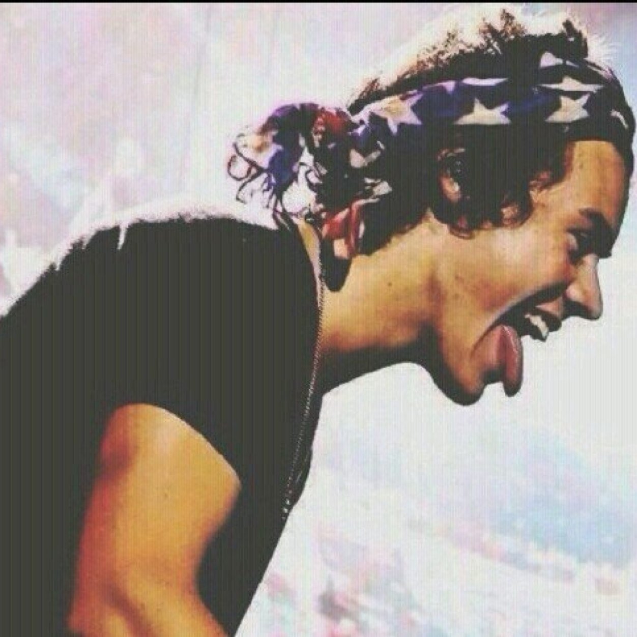 FOLLOW @NarryYAAASS you wont regret it, fans of One Direction, 5SOS, O2L, Janoskians, Beliber..etc. Please follow i would appreciate it ASK, they follow back