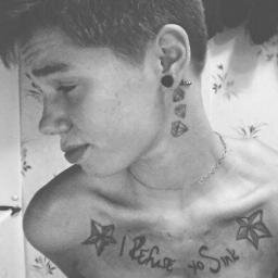 ~ Cali born, Vegas raised ~ Single but you can change that ~ I follow back ~ 17 years young ~