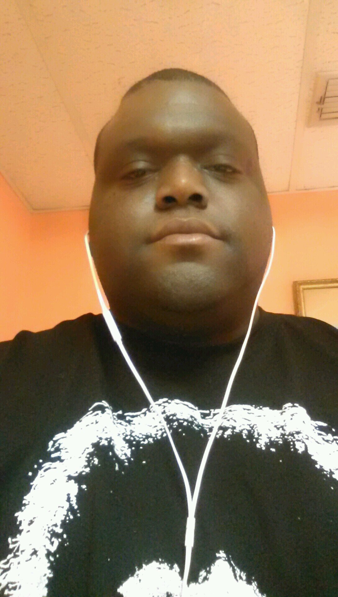 Im a hard working single fat boy that loves to have fun.Really good guy just get to know me then u will love me. Loyalty n Honesty is the best policy.