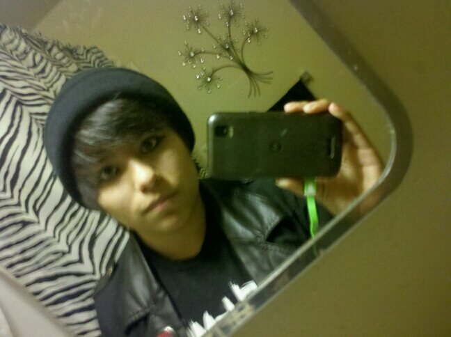 lilvampire666's profile picture. im a chick who loves SS,BMTH,HH,MIW,B4MV,SWS,BVB,PTV,OM&M,and AA, 16,GAY,bulimic, depression,self harmer, but im still me