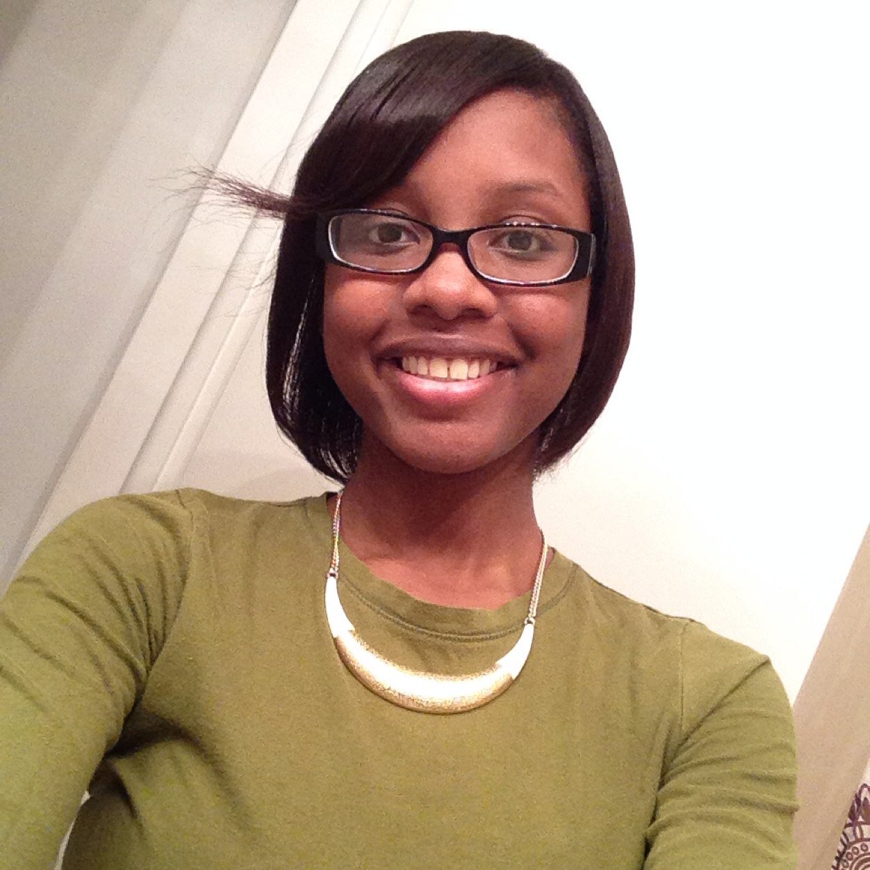 -i dare to be different (: & i love nyomi !