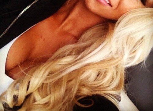 Every girl wants to be told that she is stunning, because for those few seconds... she'll feel like she's flying.