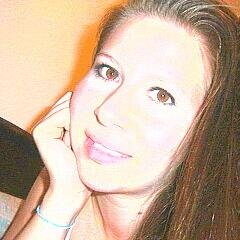 Si alguna vez no te dan la sonrisa esperada, sé generoso y da la tuya. Nadie tiene tanta necesidad de una sonrisa, como aquel que no sabe sonreír a los demás!