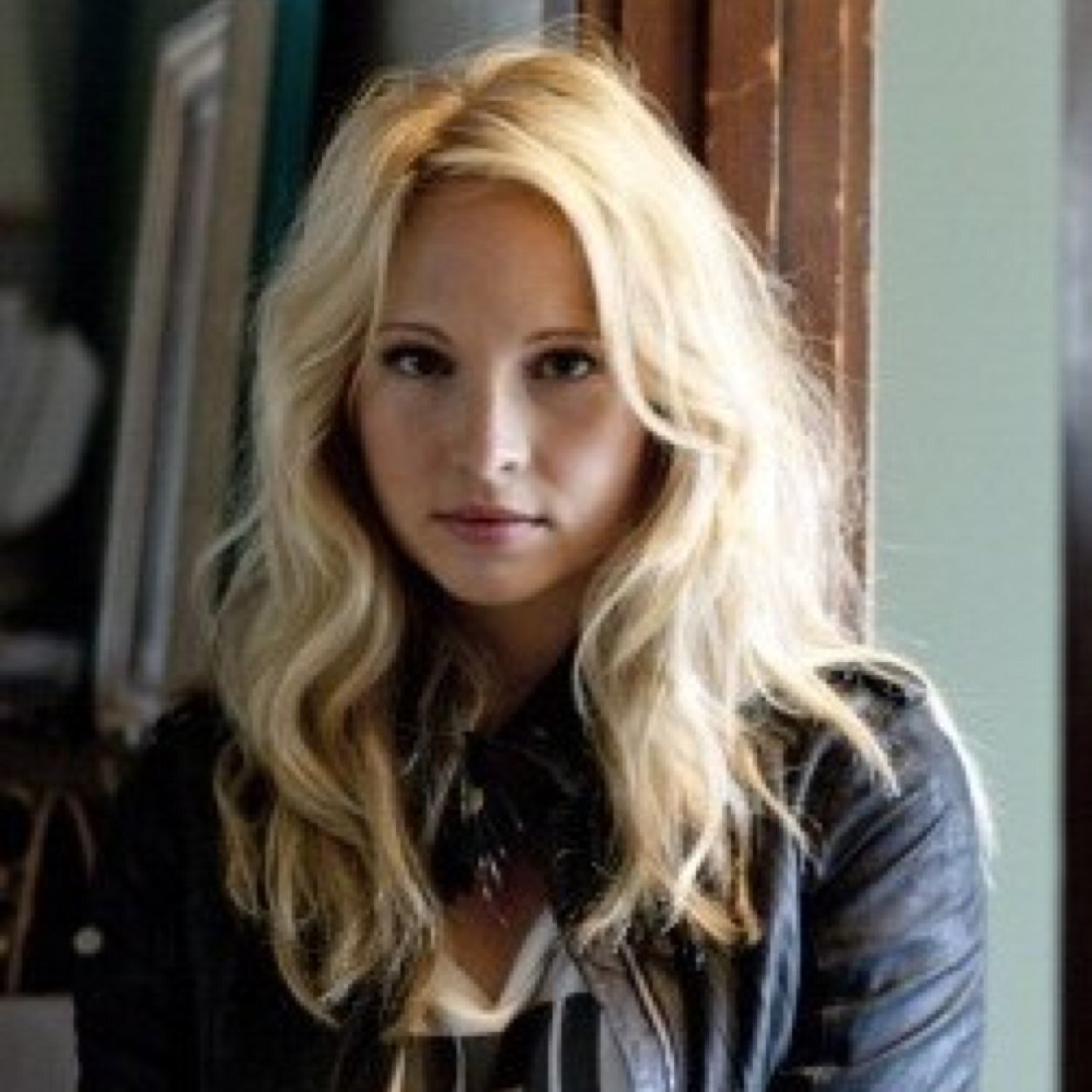 BeautyOfAThorne's profile picture. A rose is a mixture of flower and thorns, which means it’s half “Let’s fuck,” and half “fuck you.” |Cathleen Rose Thorne| |Fire Elemental| |Literate HPRP/18+|