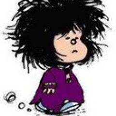 Jornalista formada, atriz frustrada e eterna escritora.