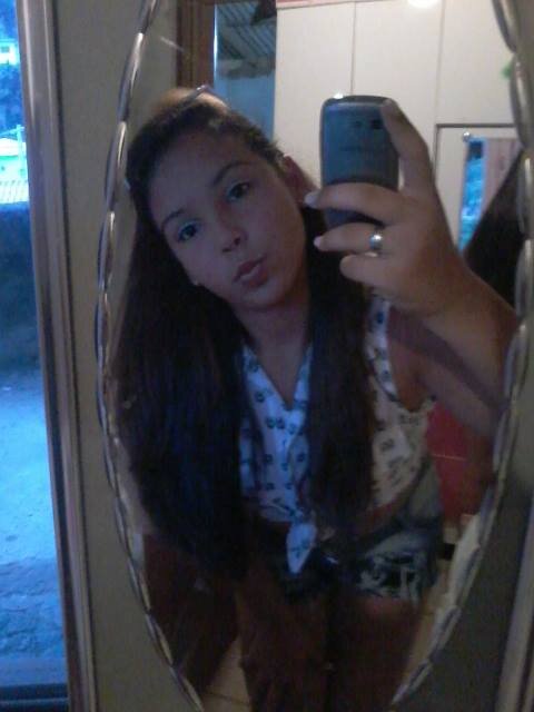 Posso ser chata,Irritante,Ignorante,Sensível,Orgulhosa..Mais sou Feliz ;)
