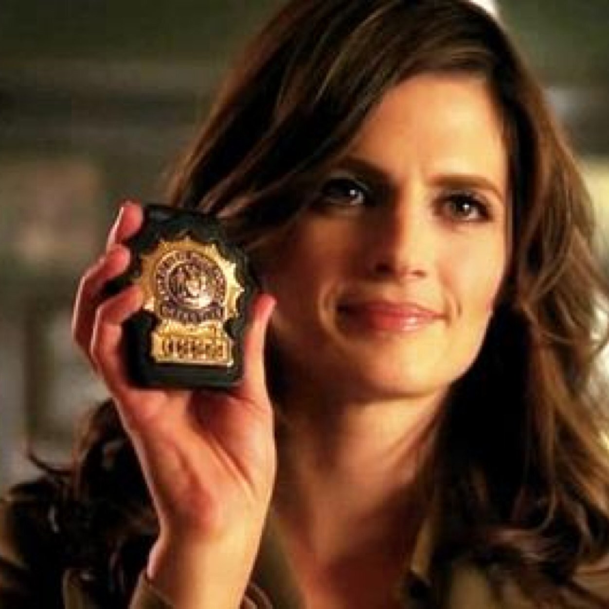 I'm Beckett's badge. Once she gave me up, once she traded me in for an FBI badge, but now I'm back and I'm here to stay! #Castle