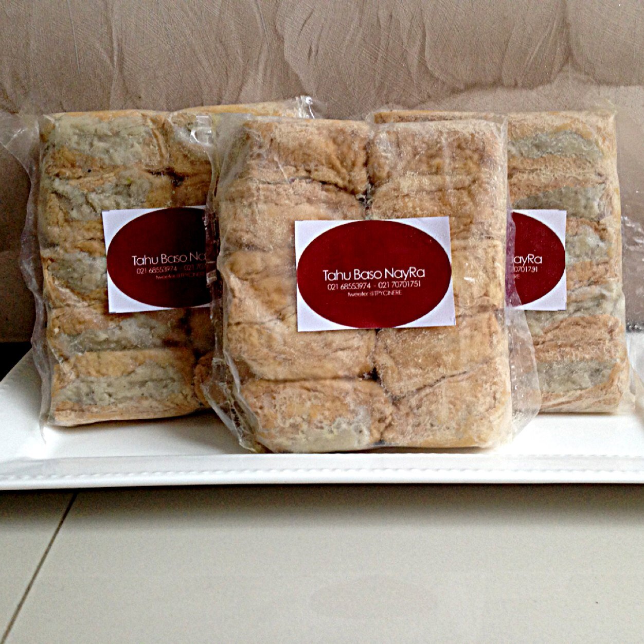 Tahu Baso Khas Ungaran. Tersedia rasa : Original & Keju. Pemesanan hub. Line : tahubasonayra. WA : 081212954133