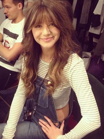 Here To Support Lovely @EleanorJCalder !  i Love One Direction And Respect Their Girlfriends!