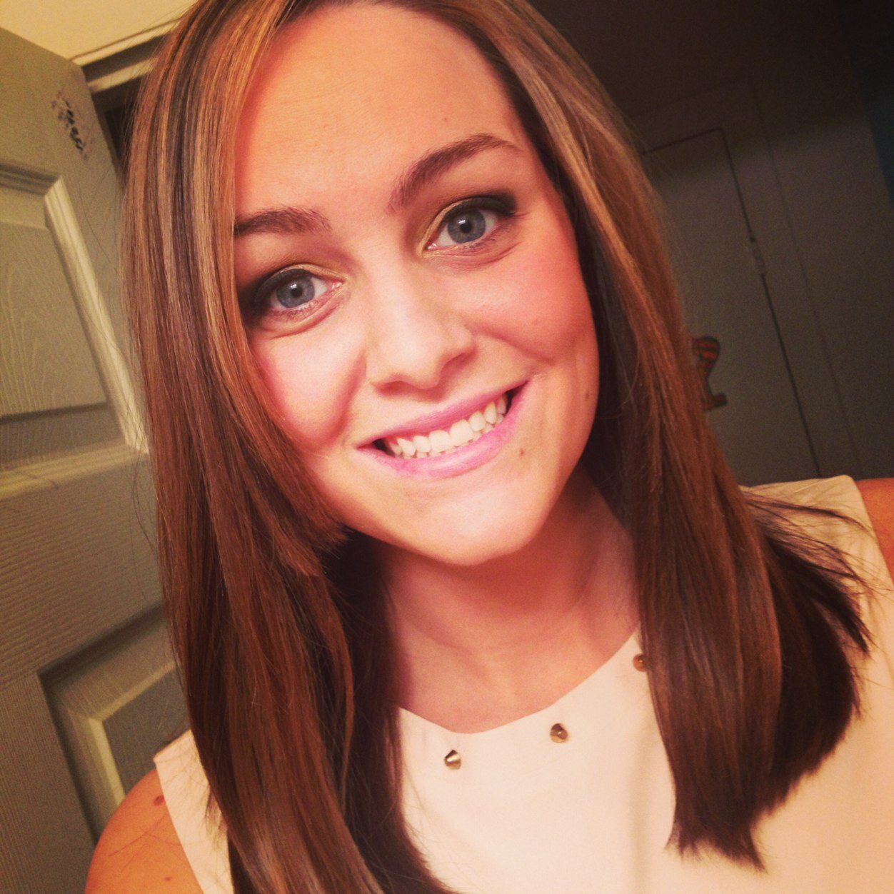 thtgrlEMILYROSE's profile picture. UMass Amherst grad. Working girl. Getting it. ✌