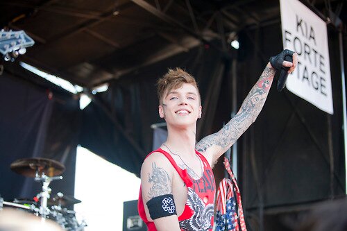 BVBArmy_0's profile picture. I fell in love with Andy when I heard his beautiful voice. BVB Fan. I LOVEE FOOOOOD!!!