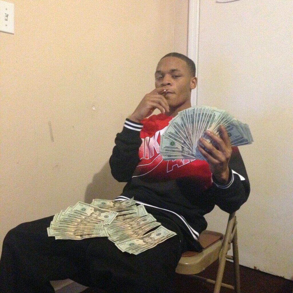 #GettinMoney...#TakenBangas...!..#StickinTooDa'Gcode...#Kik:Funk Santana#NoLackin!!.