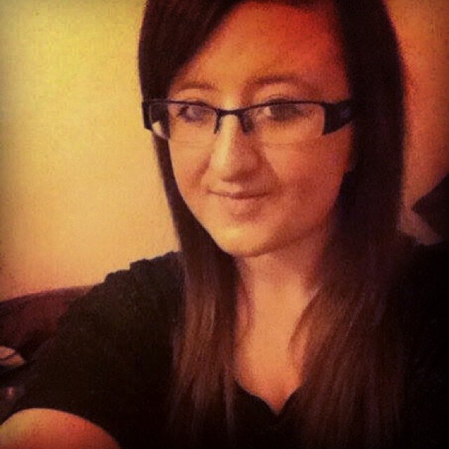 Hi I'm jess sinnott, you follow me and ill follow you unless I know you or like you :)