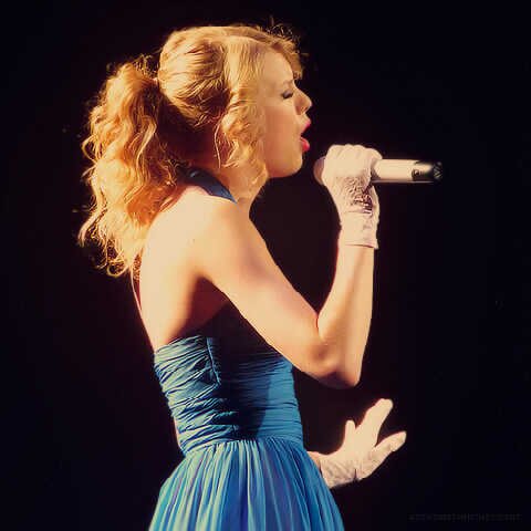 Always suport @taylorswift13 #swiftiesarefamily Ask for follback ;)