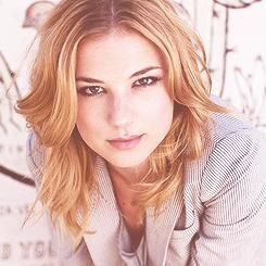#FiRSTbOt  rOle-PlaЎ Of ɆmiLЎ VÃnCÂḾp. / ÃgỆnt SĦÂrOn CÂRtệR (real: @EmilyVanCamp)#CaptainAmerica #TheWinterSoldier