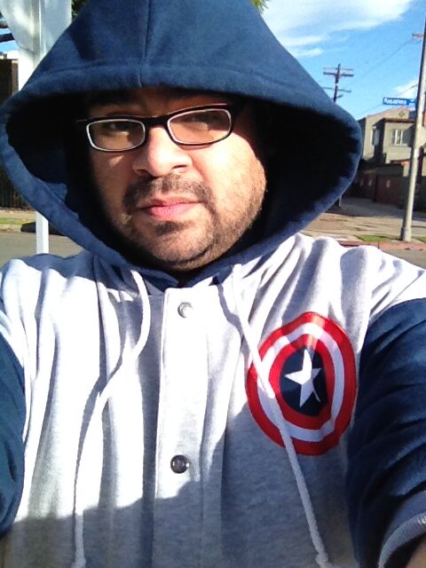 NoFrillsPhotos's profile picture. Amateur photographer. I attend pop and geek conventions and take pics of cosplay, gaming and comic personalities. Also some everyday pics of my (boring) life.